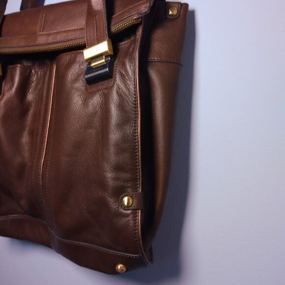 B Makowsky Chocolate Mocha Brown Leather Messenger Style Shoulder Bag - Picture 3 of 16